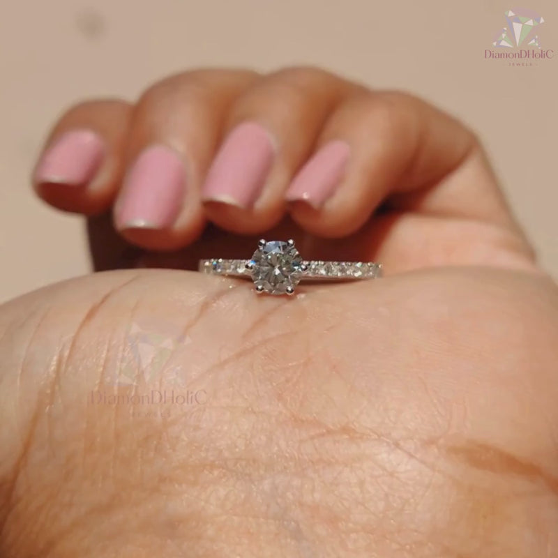 Prong Setting Diamond Ring
