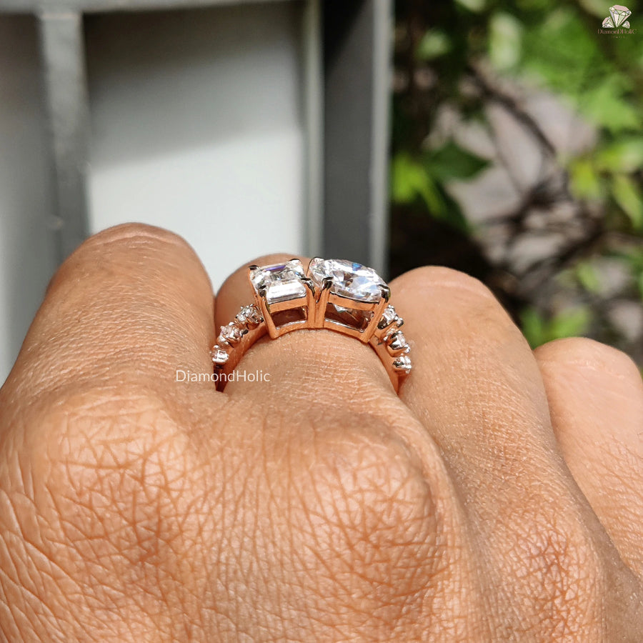 Glamorous Ring Choice | Emerald Brilliance | Round Sparkle Touch

