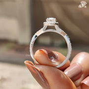 Round cut lab grown diamond ring - setting detail