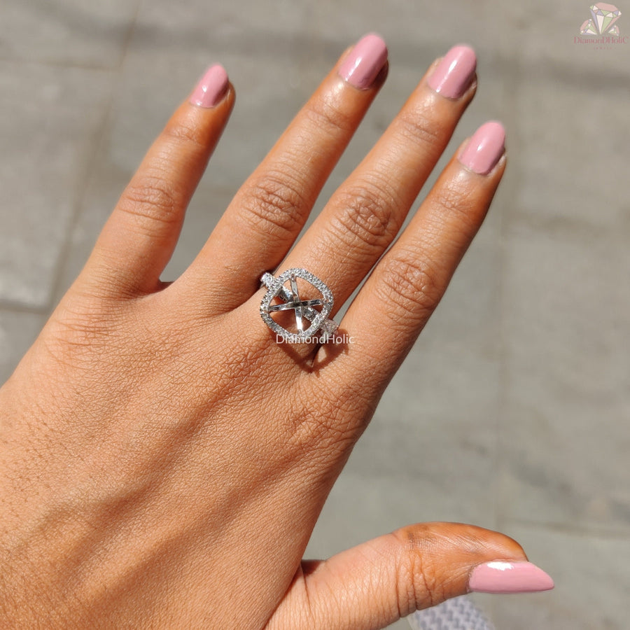 Vintage Art Deco Ring with Prong Setting